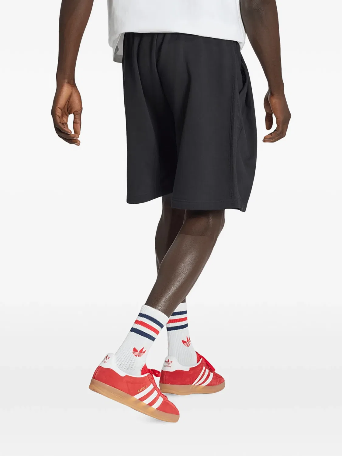Шорты Premium Essentials черные с боковой полосой Adidas, черный — фото 2