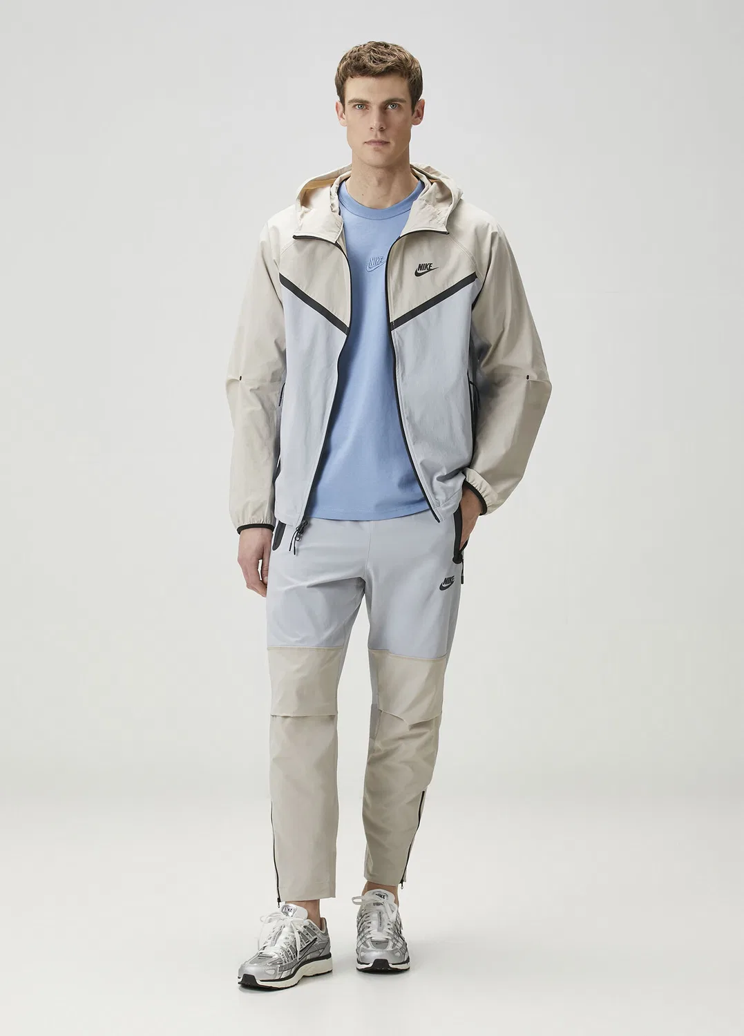 Футболка Nike Sportswear Premium Essentials, синяя — фото 2