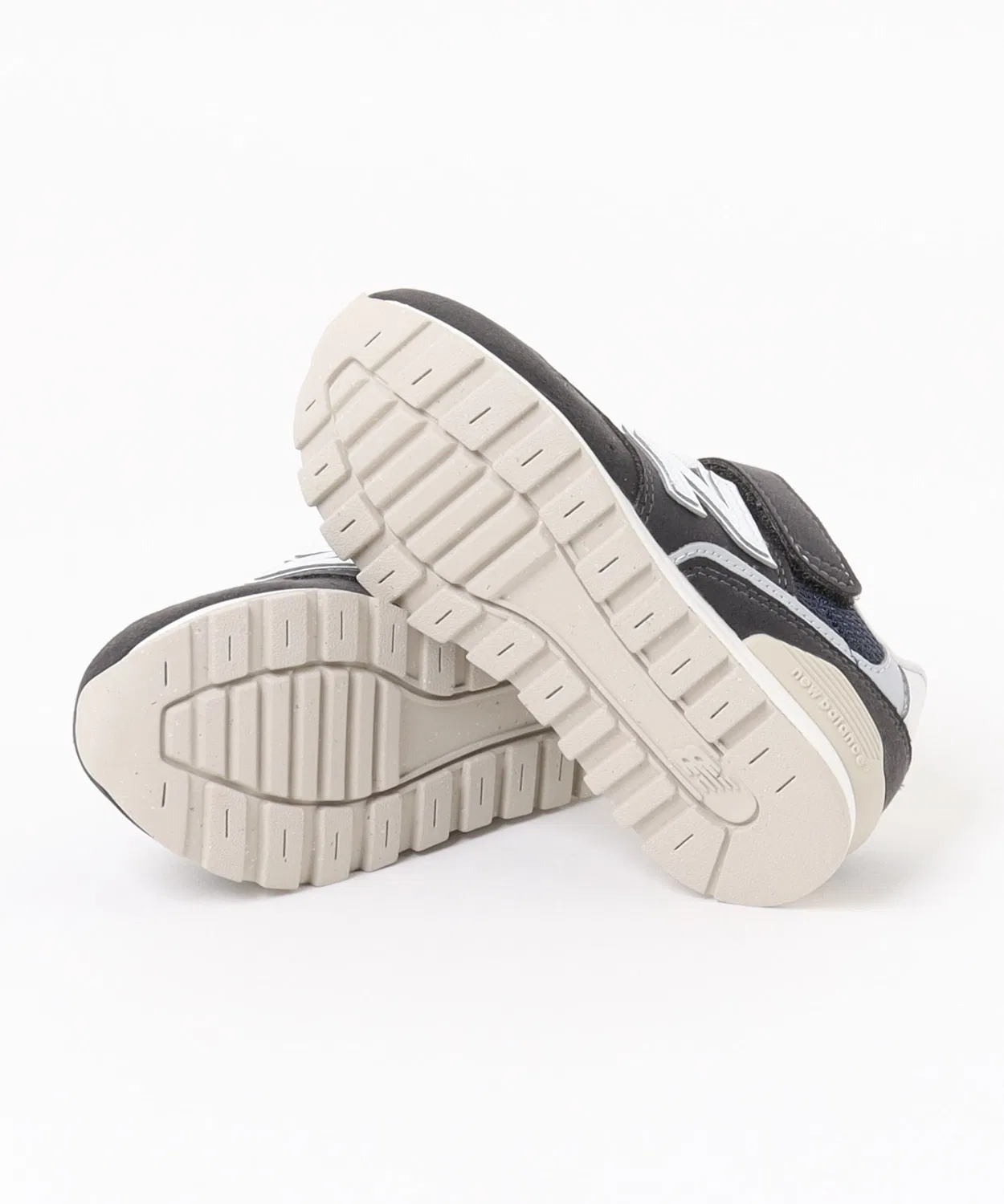 Детские кроссовки с липучкой и шнуровкой модель 996 v3 New Balance, Black/Navy — фото 3