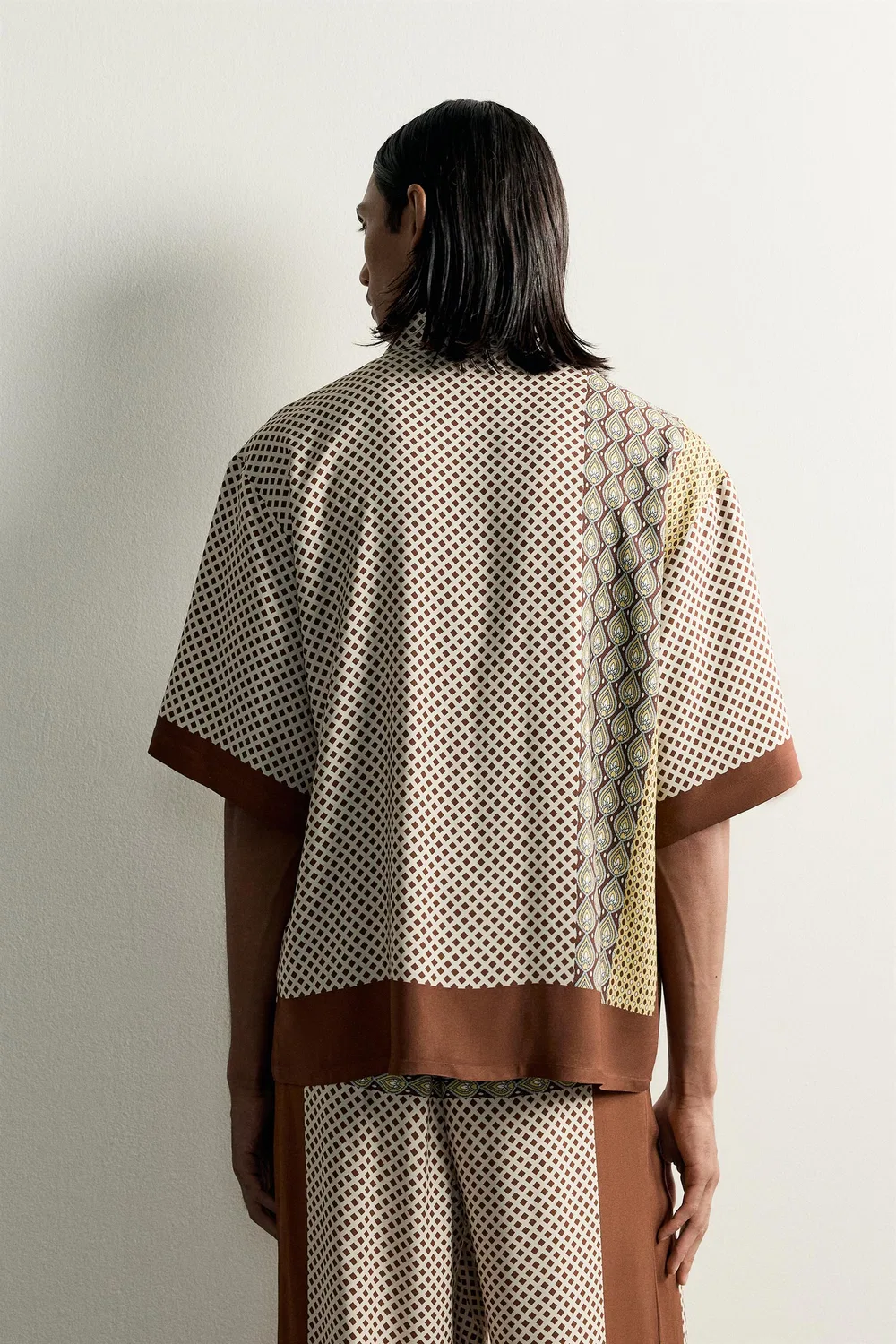 Лимитированная серия, струящаяся рубашка с комбинированными принтами. ZARA, Printed — фото 3