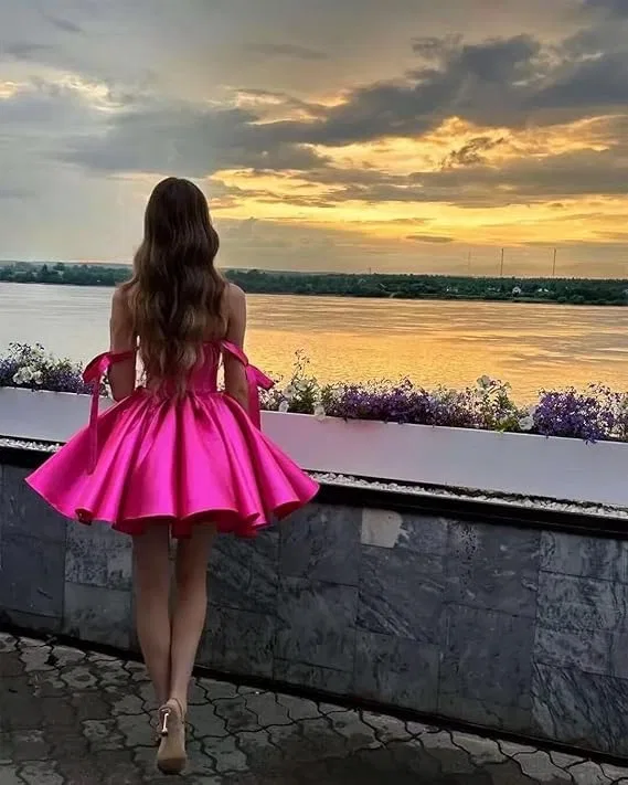 Женское коктейльное платье мини с бантами на бретелях Satin, Emerald Green — фото 3