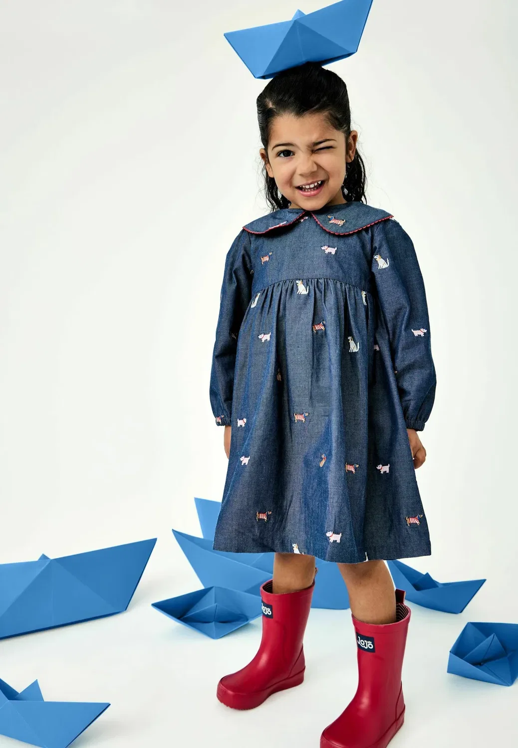 Платье с вышивкой - джинсовое платье Jojo Maman Bébé, Chambray Blue Pets
