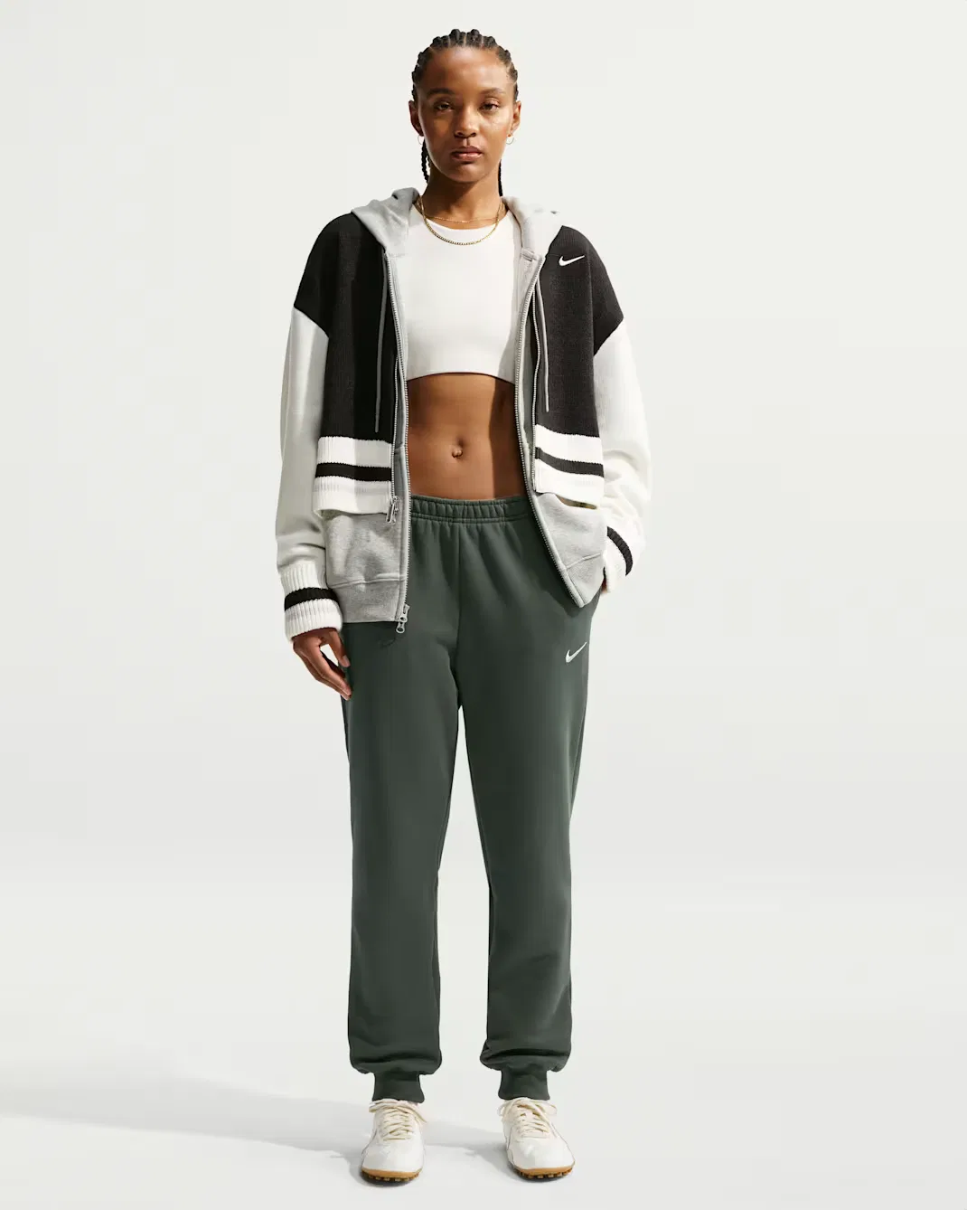 Женские спортивные брюки средней посадки Nike Studio Fleece Medium Weight, Camo Green/Sail