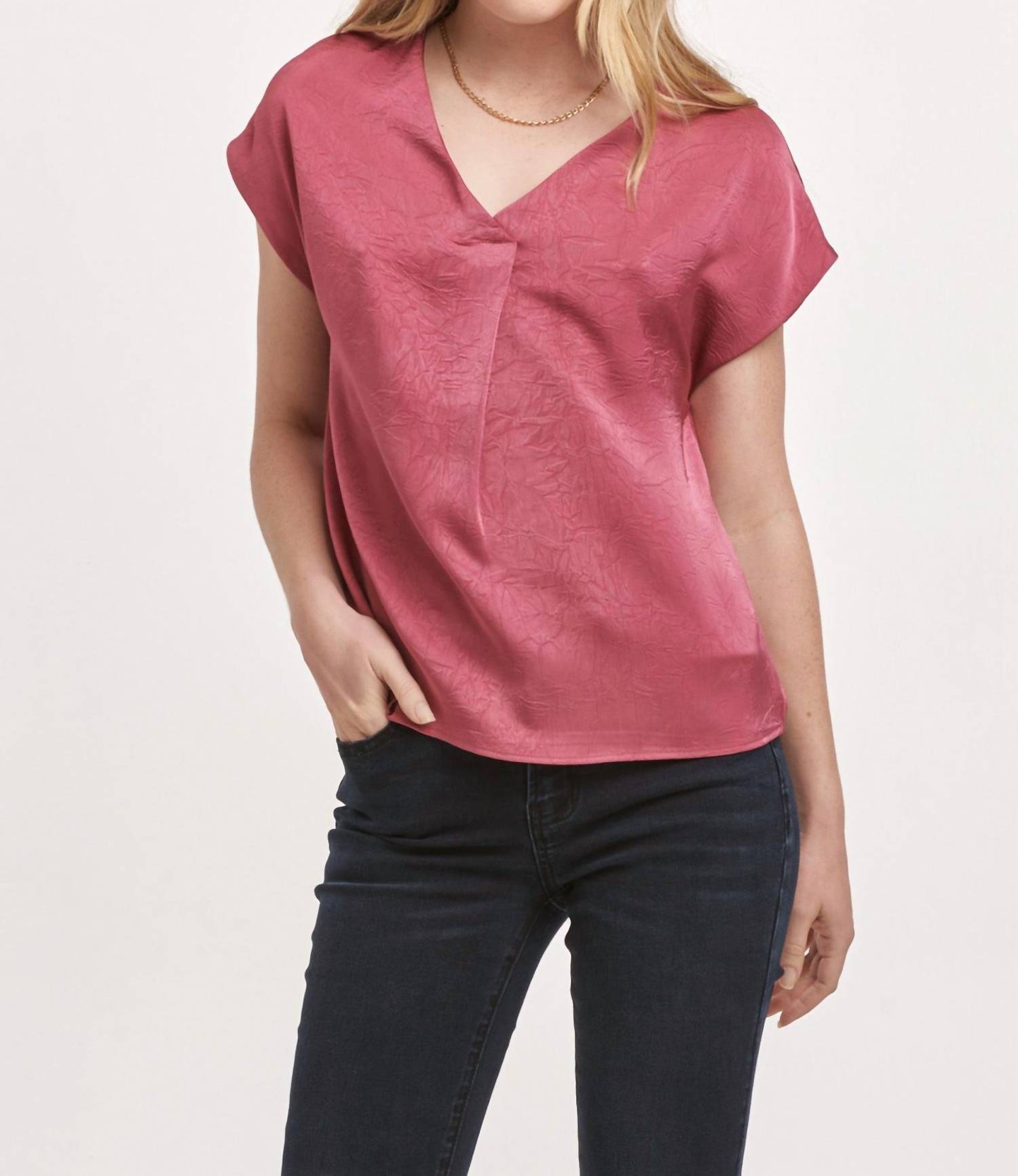 

Топ Kristen с V-образным вырезом и короткими рукавами в цвете Lilac Rose DEAR JOHN DENIM