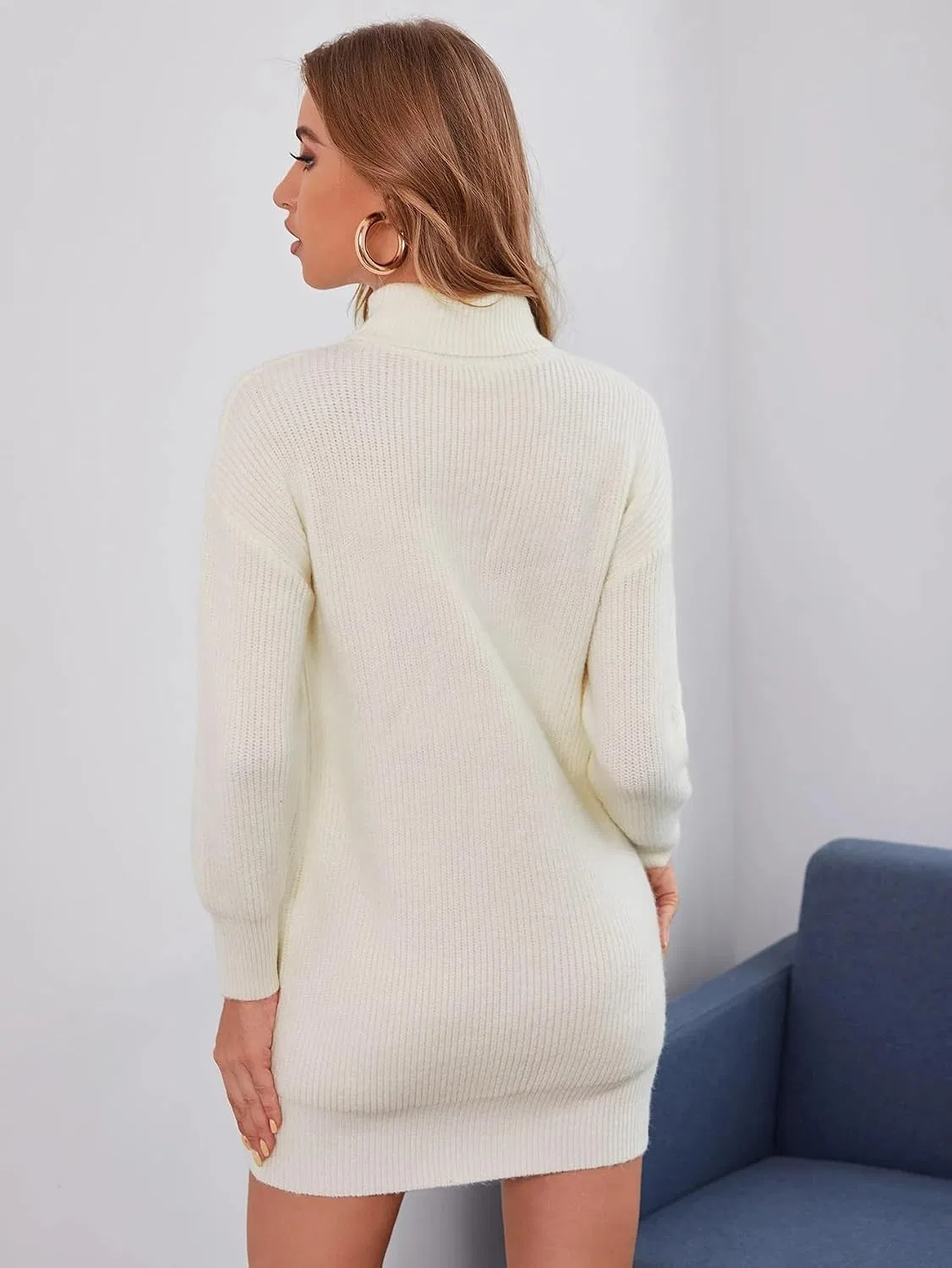 Женское короткое платье-свитер с воротником-хомутом Ribbed, Beige — фото 3