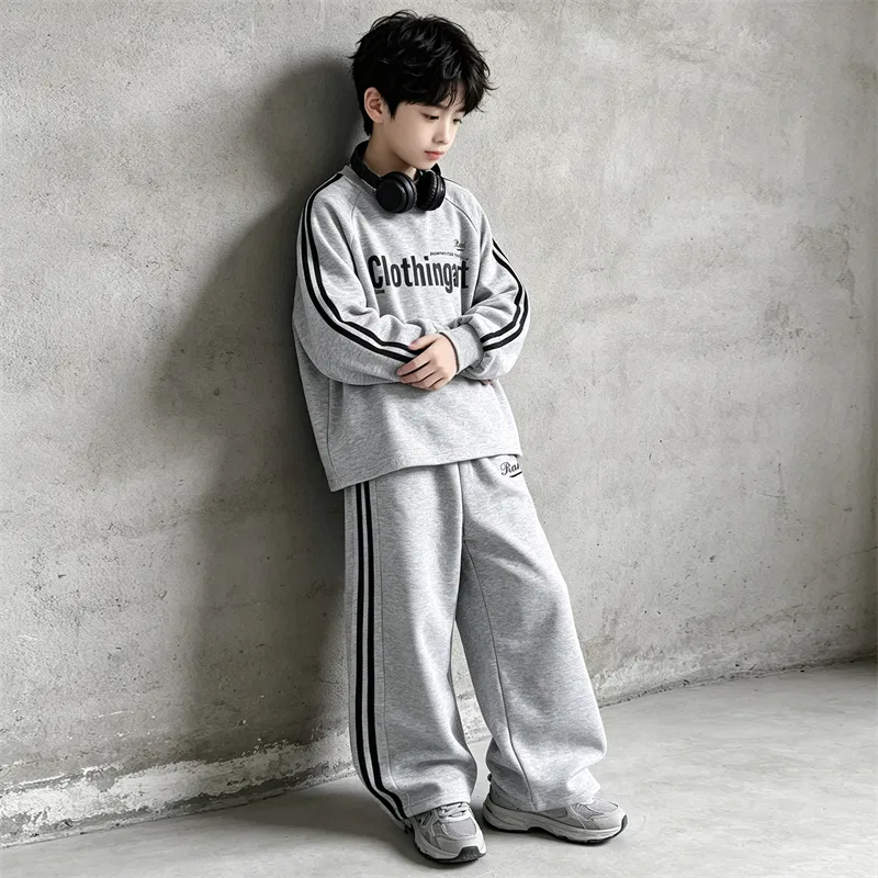 Детский спортивный комплект с круглым вырезом, модель Gray Two-Piece Set, MADALLO, Gray Two-Piece Set — фото 4