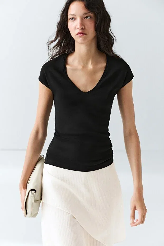 Женская футболка с V-образным вырезом Massimo Dutti, Black — фото 2