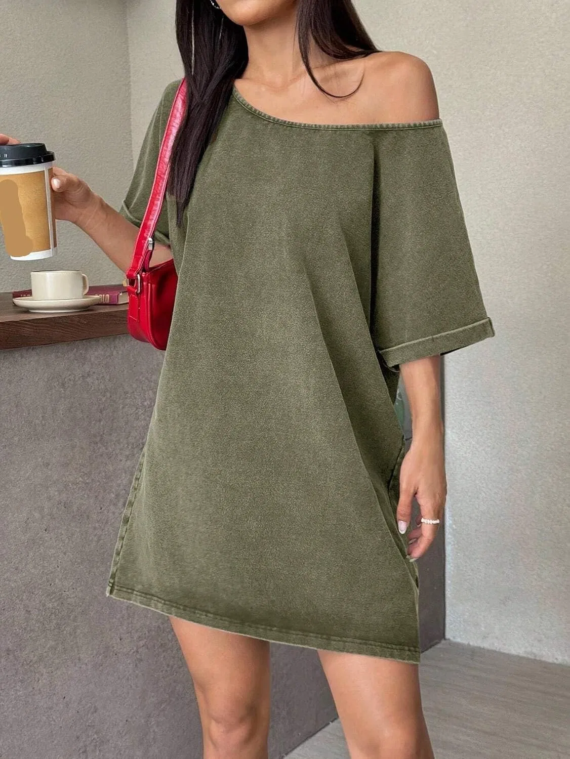 Женское свободное мини-платье с асимметричным вырезом, Army Green — фото 2