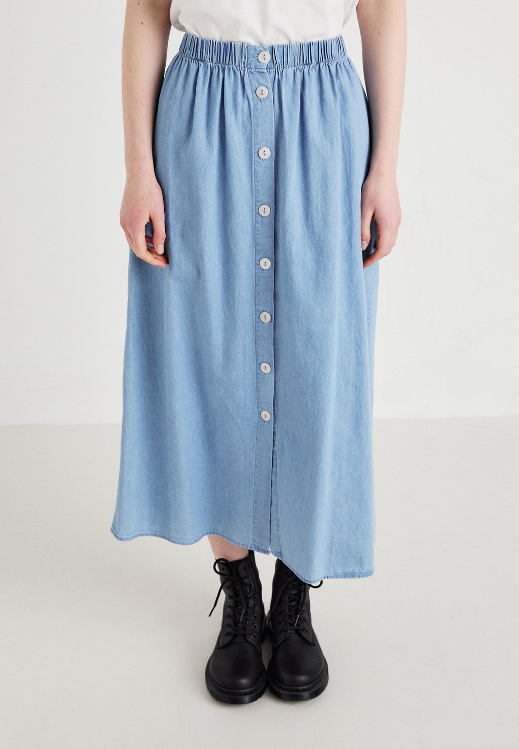 

Джинсовая юбка ONLNOVA BUTTON - A-line skirt ONLY, цвет Light Blue Denim