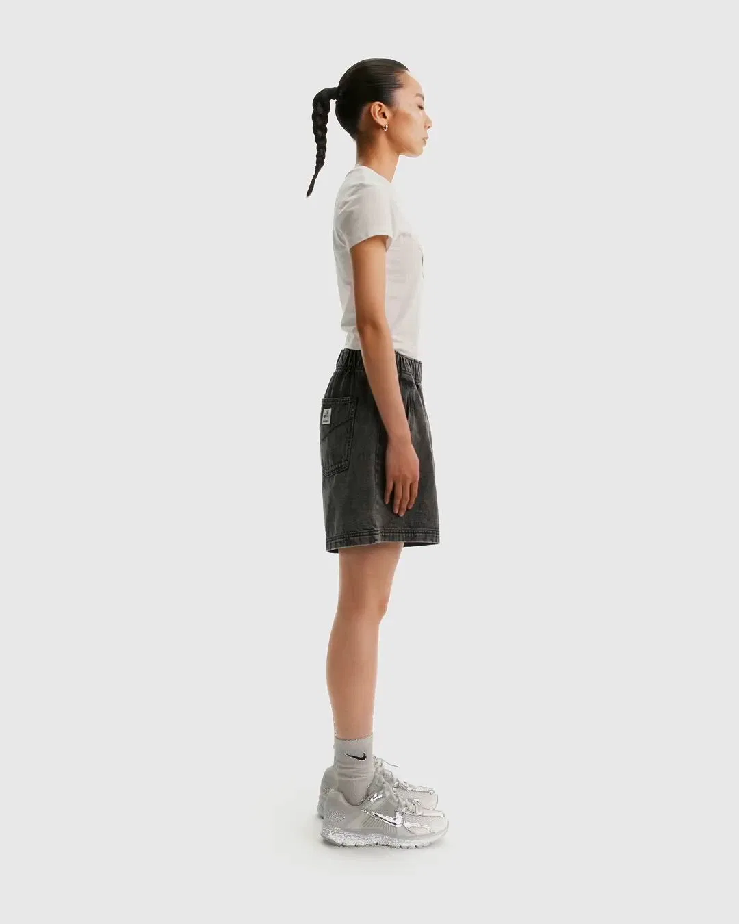 Женская футболка с принтом Nike Sportswear Chill Knit, кремовая — фото 2