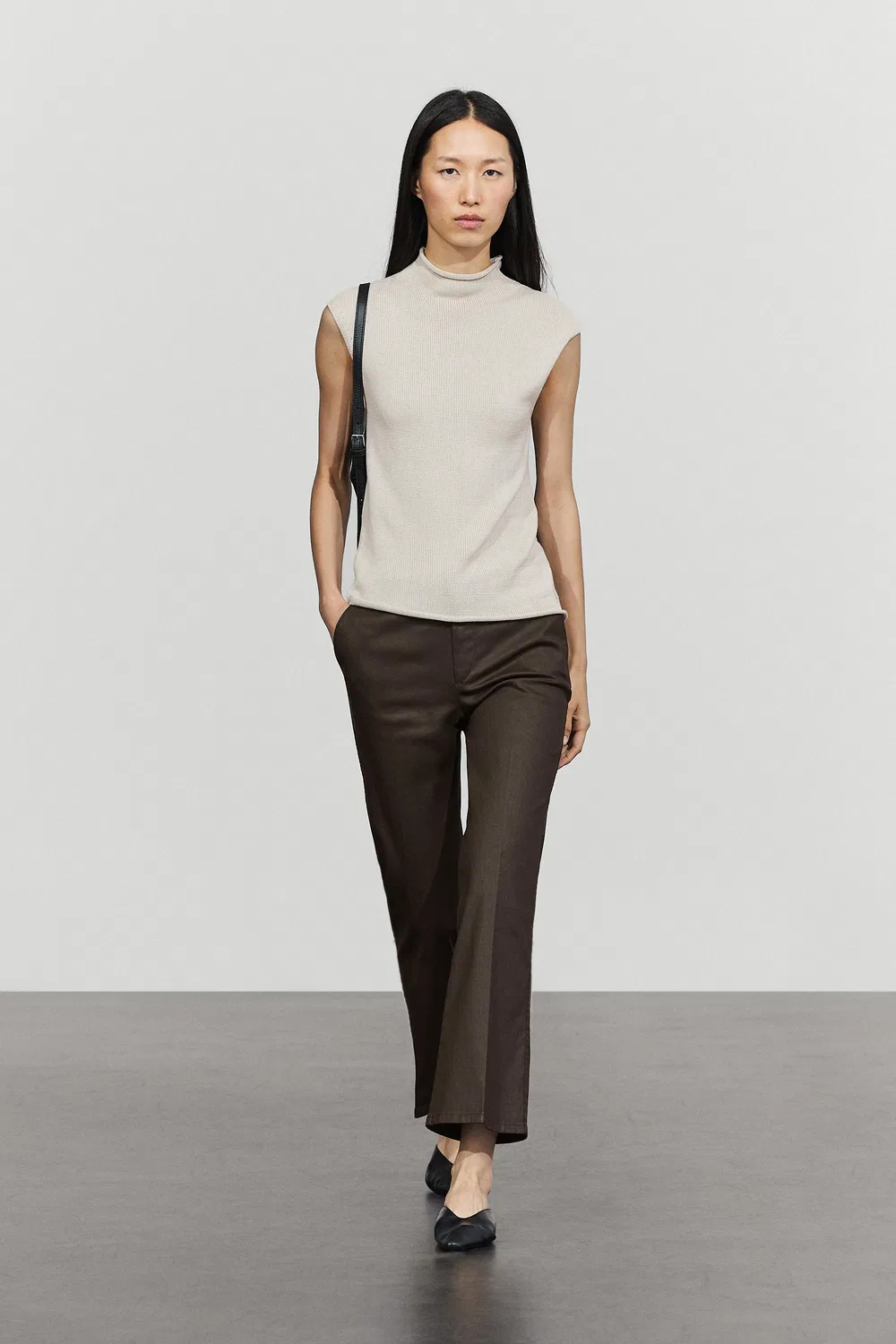 Брюки Massimo Dutti, укороченные клеш с прорезиненными манжетами, коричневые
