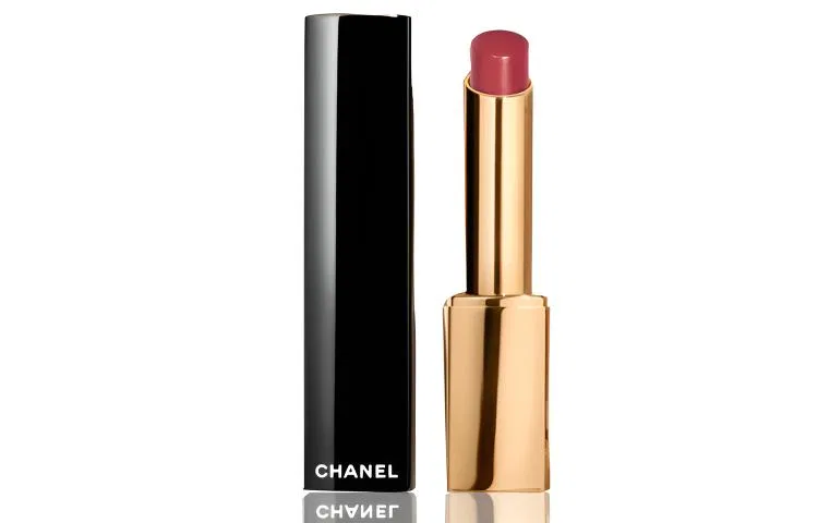 Женская помада с сияющим финишем #824 Rose Invincible, CHANEL