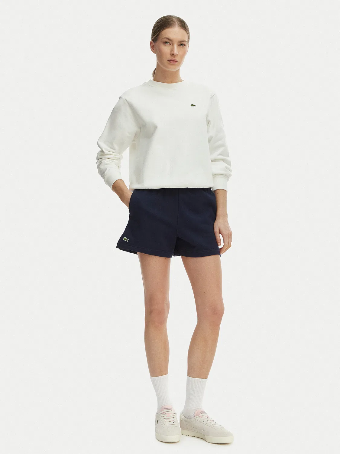 Женские спортивные шорты стандартного кроя Lacoste, темно-синий — фото 2
