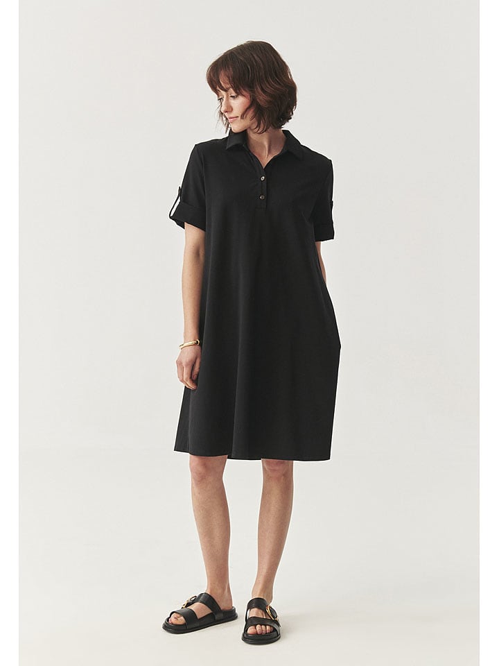 

TATUUM Платье в черном