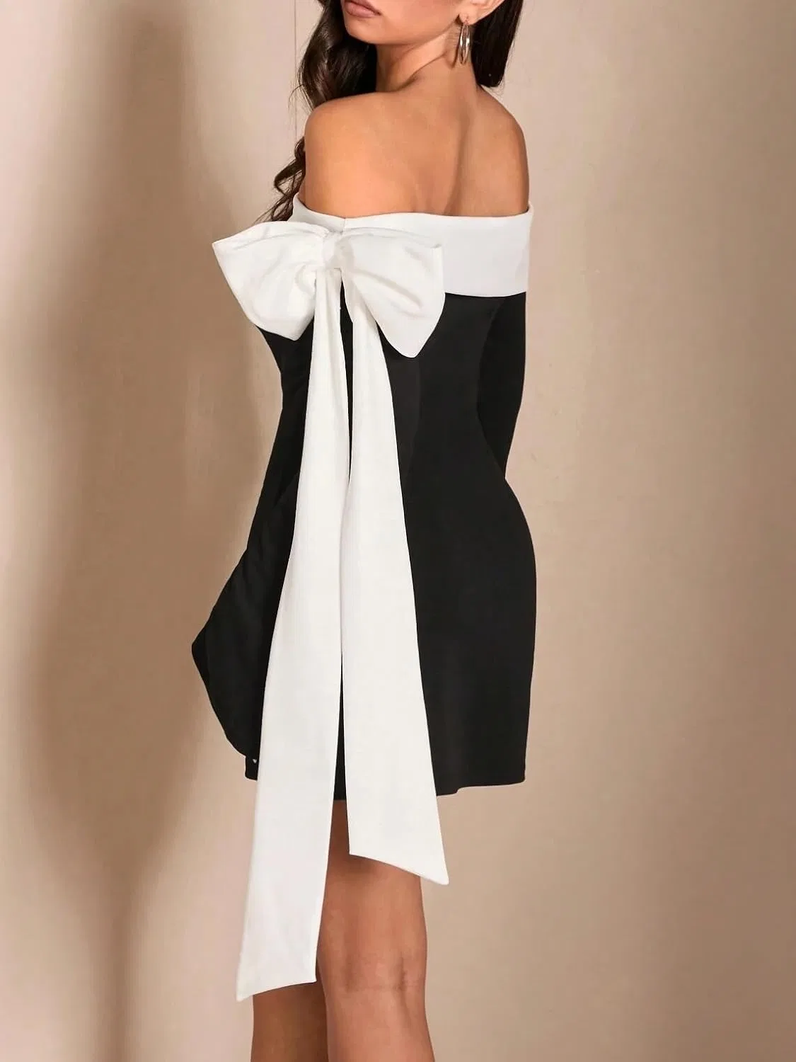 Женское облегающее мини-платье с длинным рукавом Bodycon, Black/White — фото 3