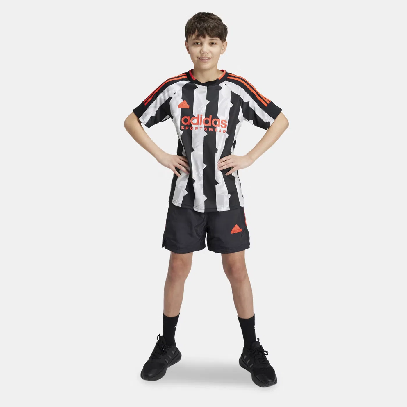 Шорты спортивные с легкой тканью Tiro Adidas, угольный — фото 2