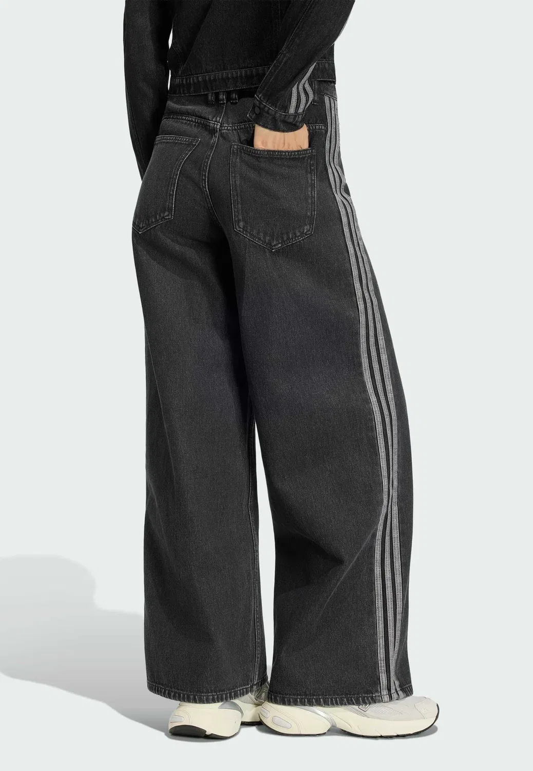 Джинсы с высокой посадкой и широкими штанинами - широкие штанины Adidas Originals, True Black Denim — фото 3