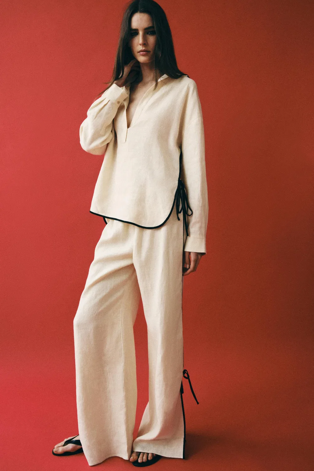 Рубашка из 100% льна из коллекции ZW с контрастной окантовкой. ZARA, Beige
