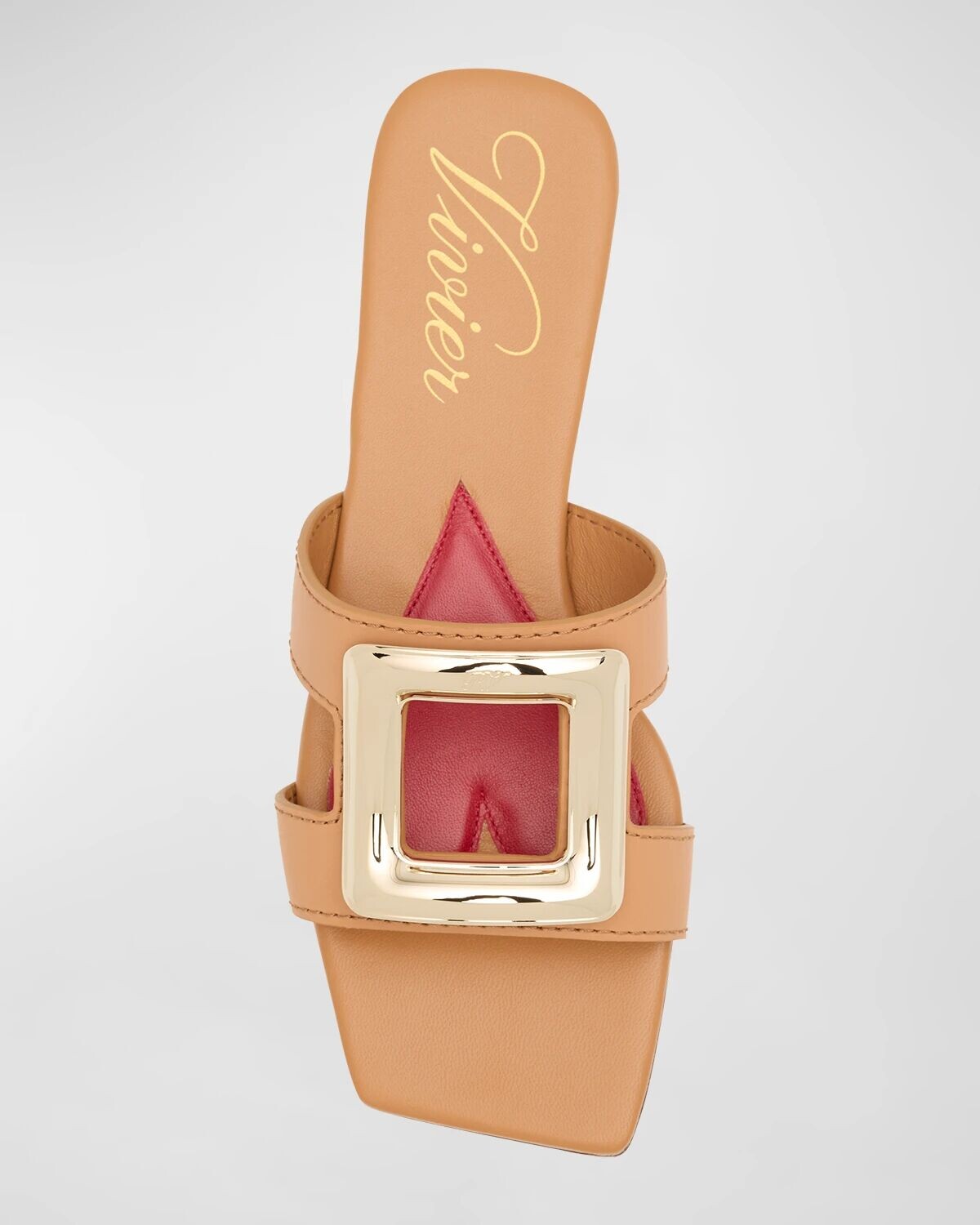 Кожаные шлепанцы с пряжкой на плоской подошве Roger Vivier, цвет Cuoio Chiaro — фото 4