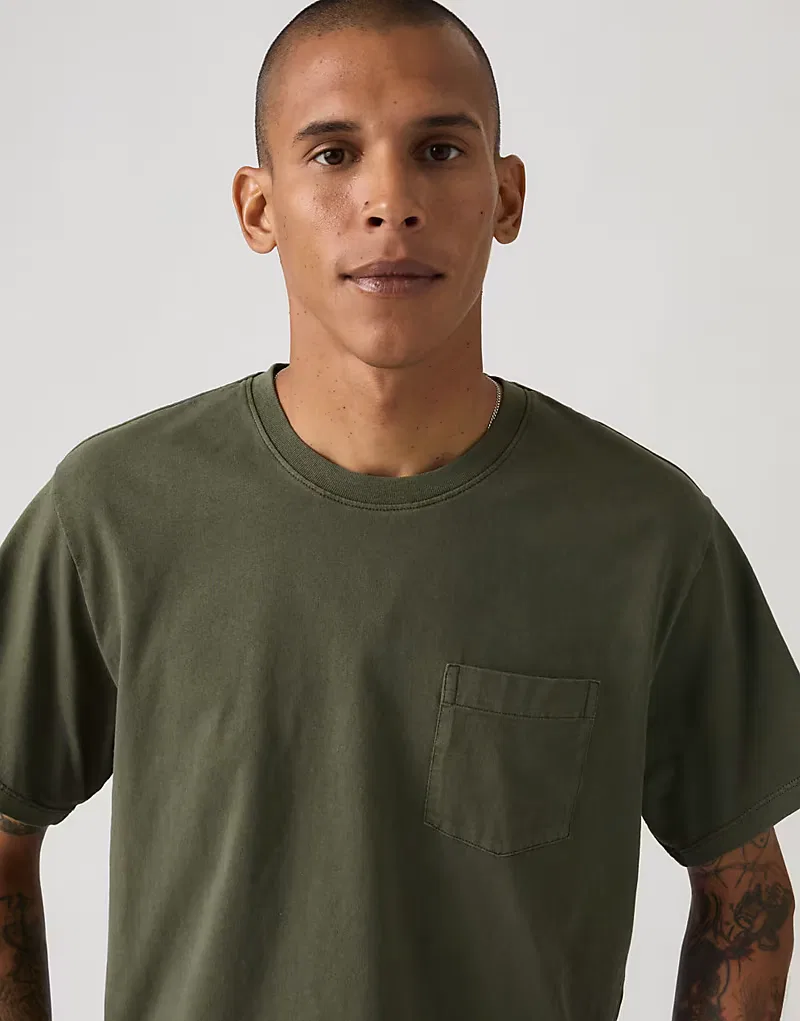 Футболка Levi's Essential с карманом, зеленого — фото 2