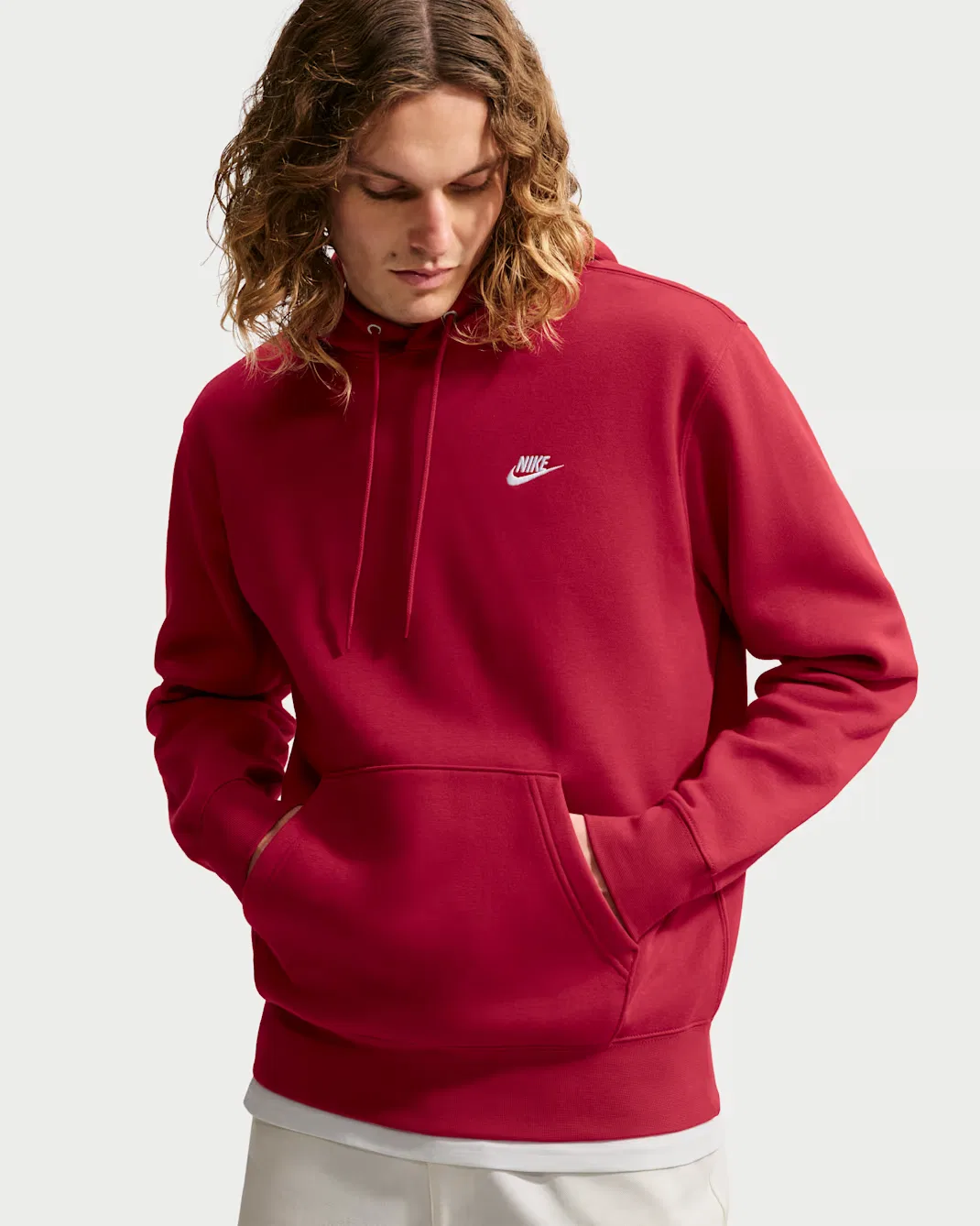 Мужская флисовая толстовка с капюшоном Nike Club, Tough Red/Tough Red/White