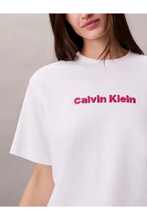 Женская футболка с коротким рукавом с вышивкой Calvin Klein, White — фото 2