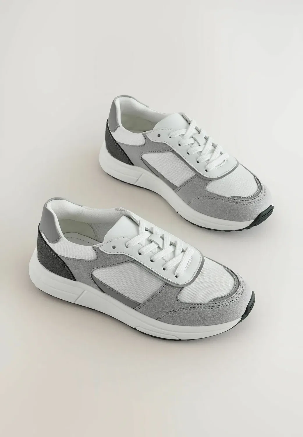Обычный крой - кроссовки на шнуровке - стильные кроссовки Next, White And Grey — фото 2