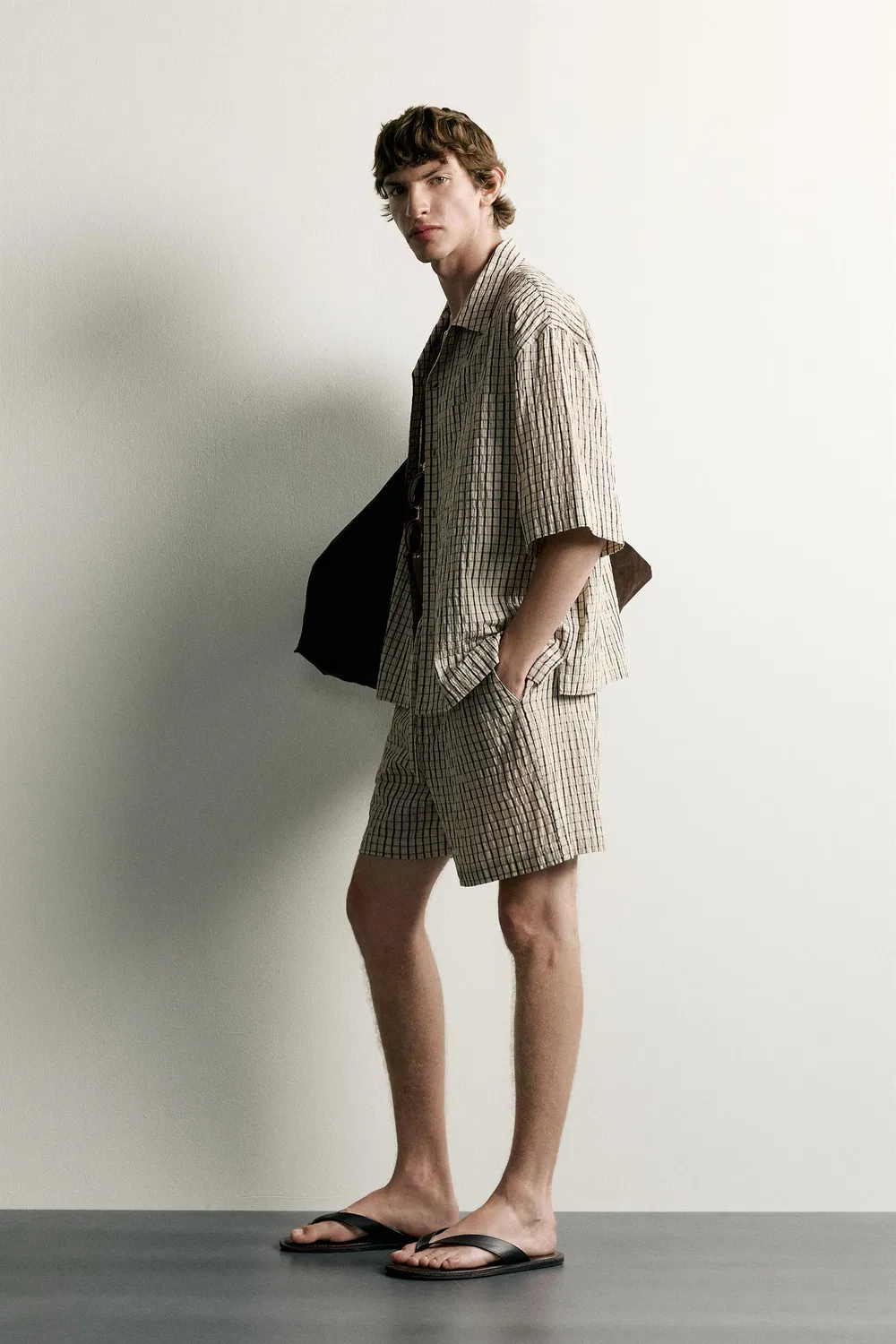 Клетчатые шорты-бермуды свободного кройка ZARA, Light beige — фото 4