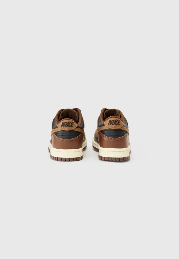 Кроссовки с утеплением Dunk Low Nike Sportswear Black, British Tan, Cacao, Wow Coconut Milk, черный — фото 3