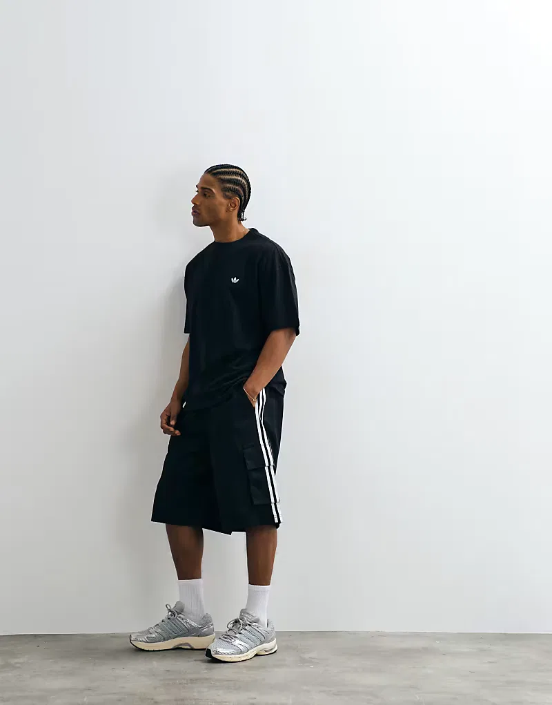Свободная футболка Adidas Originals Essential, черный — фото 2