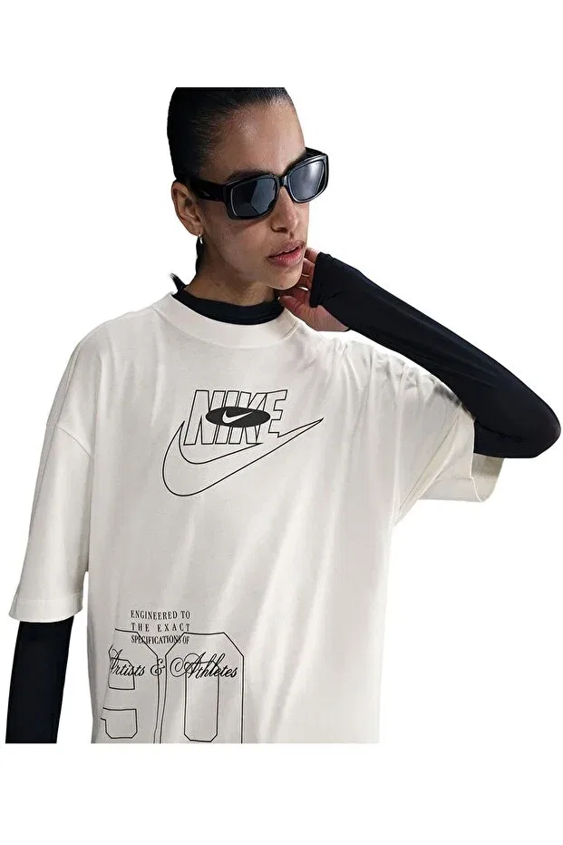 Женская спортивная футболка с принтом Nike, White — фото 4