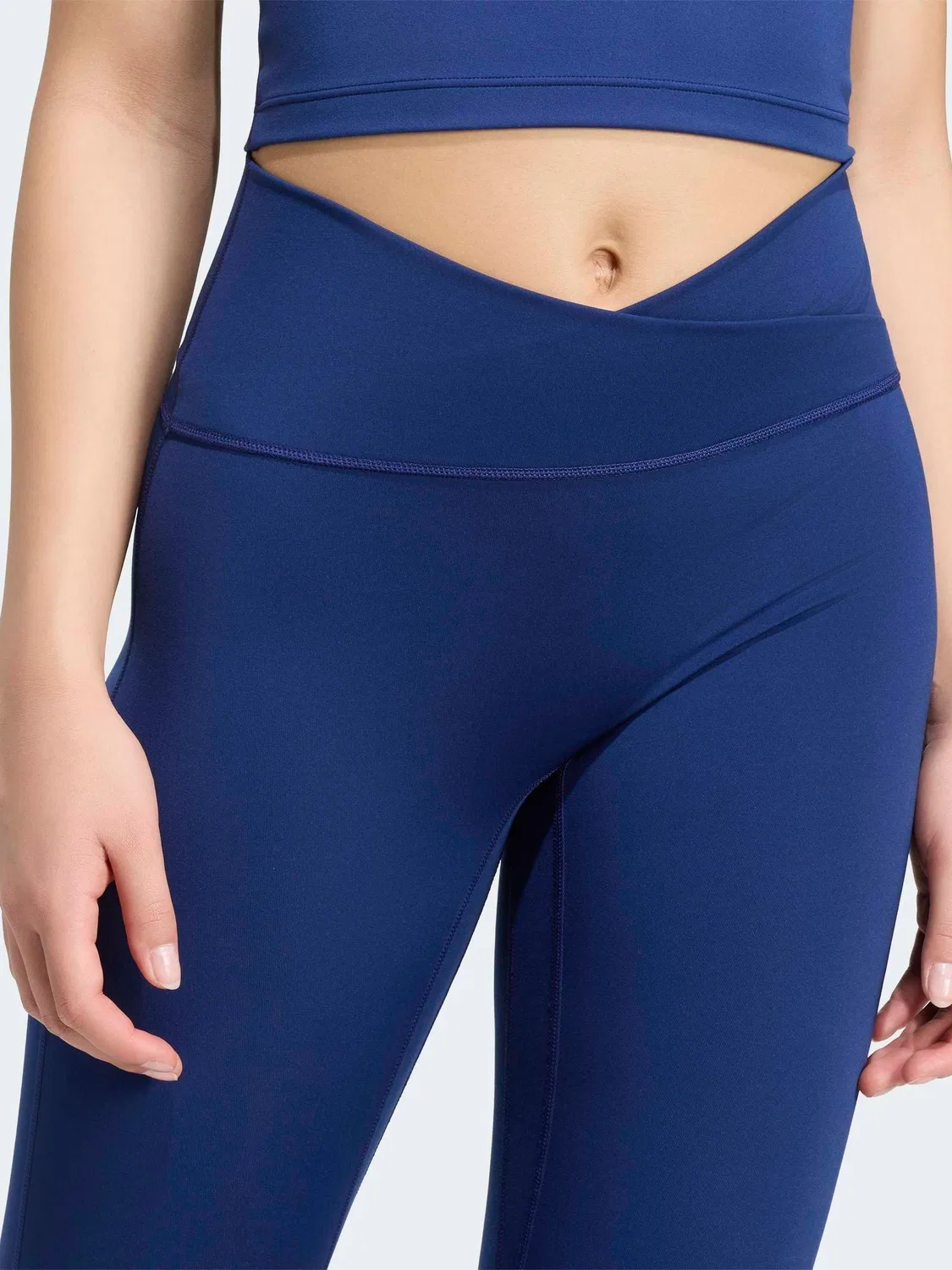 Леггинсы 3-Stripes Studio, модель All Me 7/8 X-Over Leggings adidas, темно-синие — фото 4