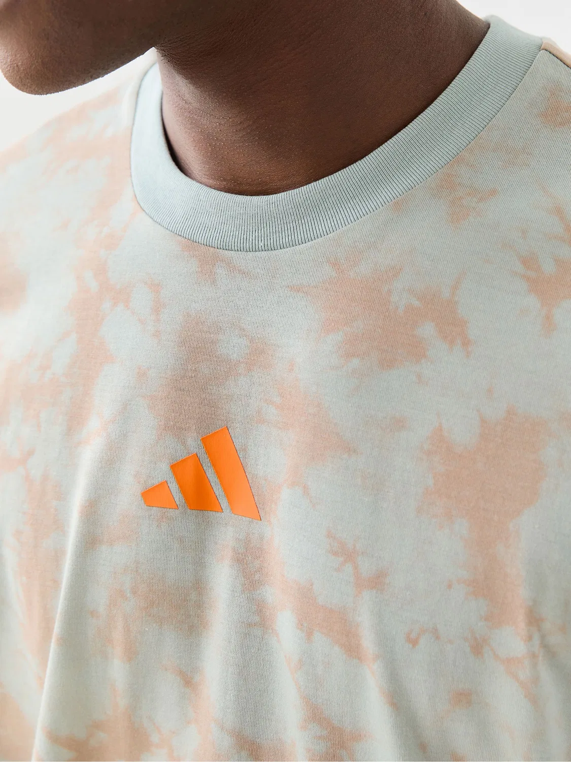 Футболка тренировочная с графическим принтом adidas, Sage Green — фото 4