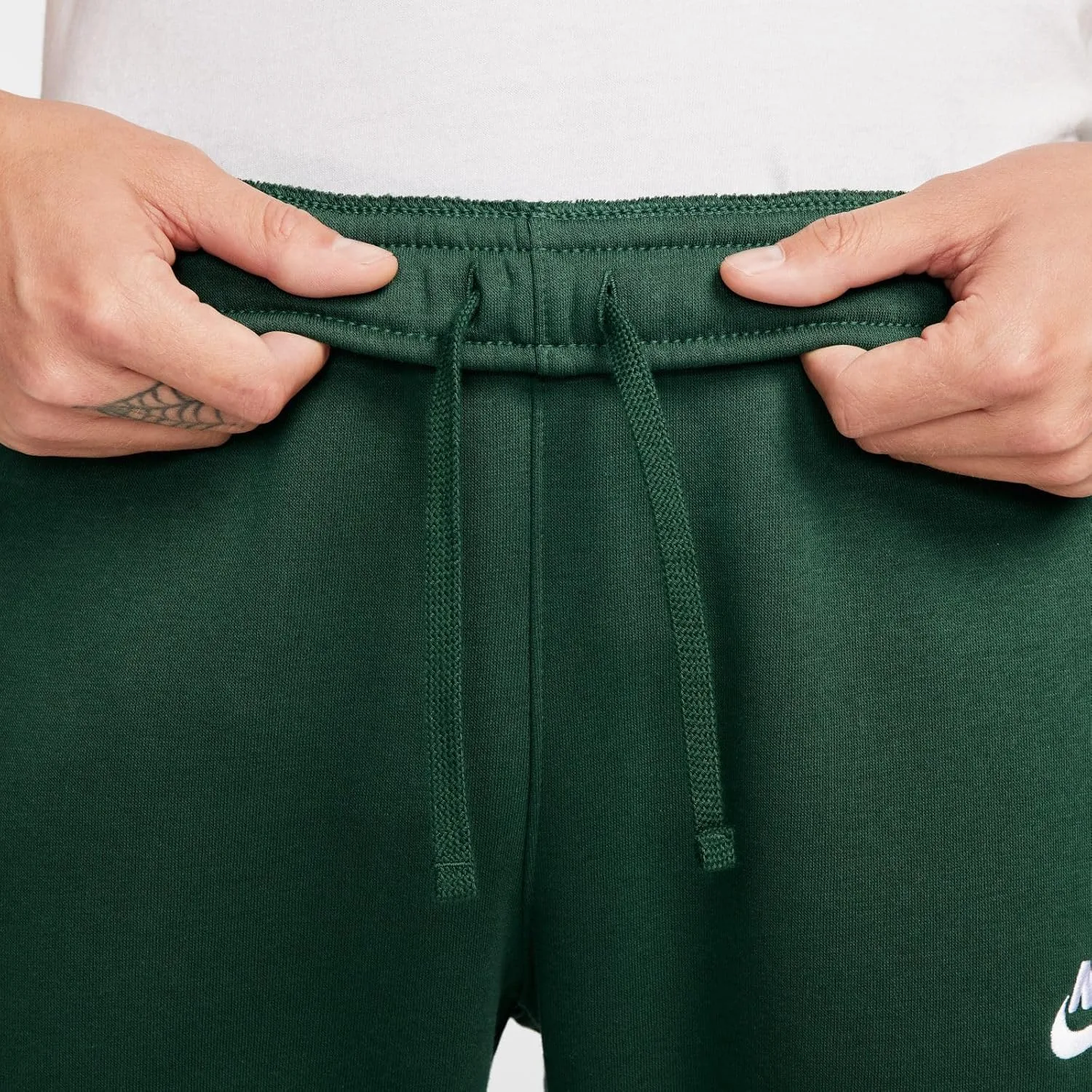 Мужские спортивные брюки Nike Sportswear Club из флиса с зауженными штанинами, белый — фото 4