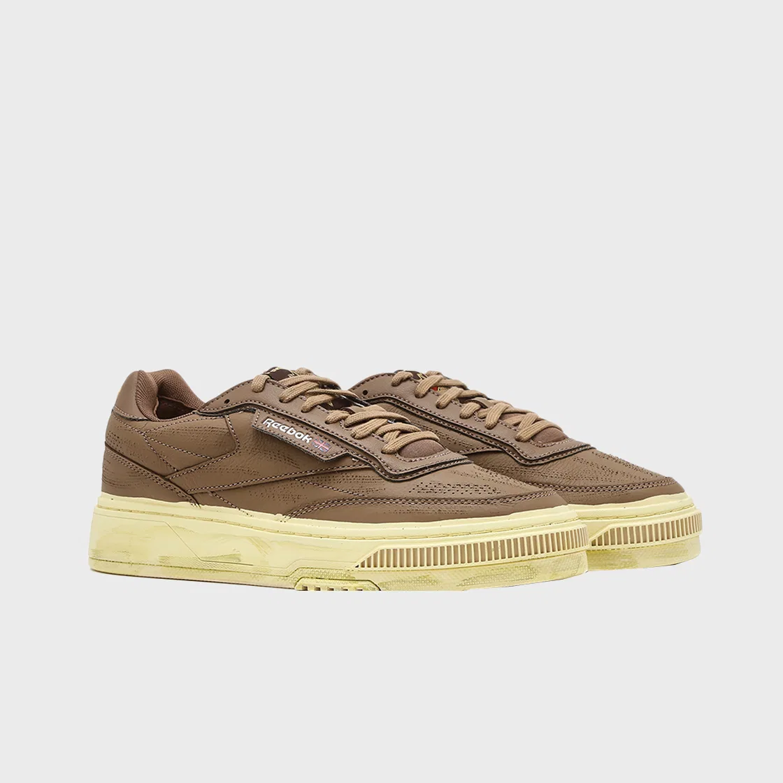 Мужские низкие кеды Club C LTD Painted коричневые от Reebok — фото 2
