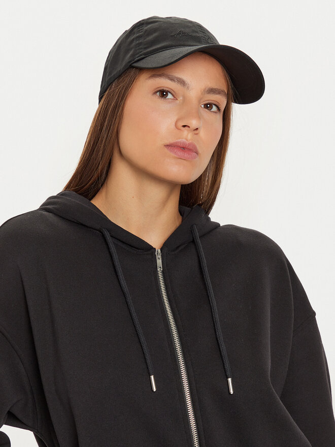 

Бейсболка Armani Exchange, черный