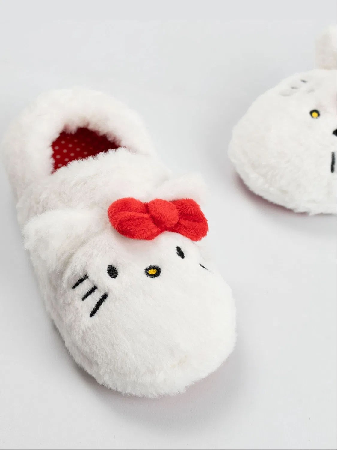 Тапочки Hello Kitty Vanilla Underground, белые — фото 3