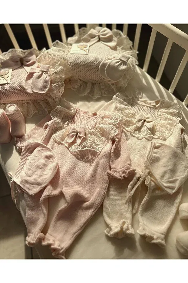 Детский комплект одежды для новорожденных хлопковый Lace pcs bow detail baby girl knitwear hospital release set of five Momercy, Pink — фото 4