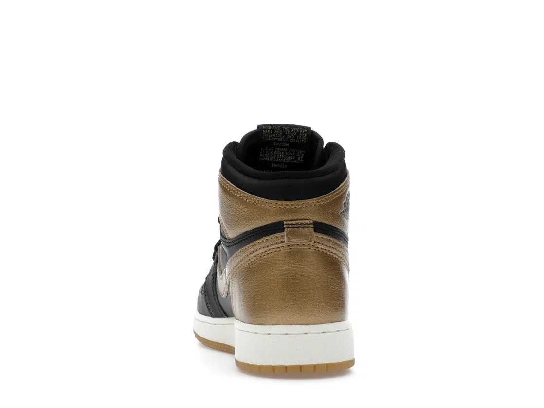 Детские кроссовки Lifestyle с кожаным верхом Jordan 1 Retro High OG Jordan, Black/Metallic Gold/Sail — фото 4