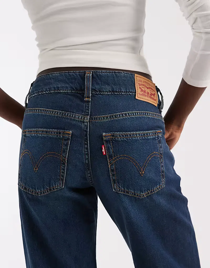 Джинсы Levis Superlow прямого кроя, темного — фото 4