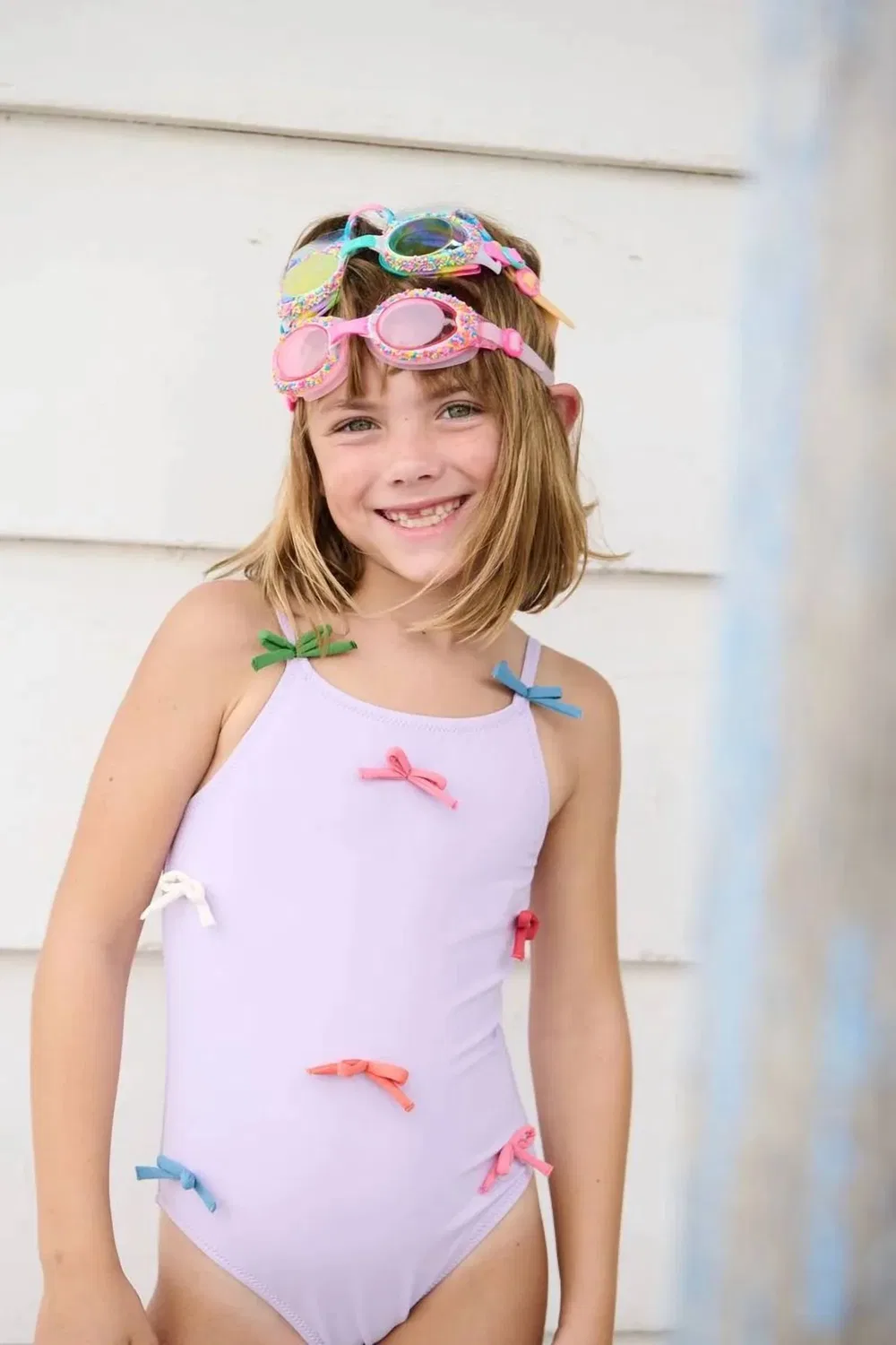 Детский слитный купальник с аппликацией Lottie Pink Chicken, Lavender Multi Bow Applique — фото 2