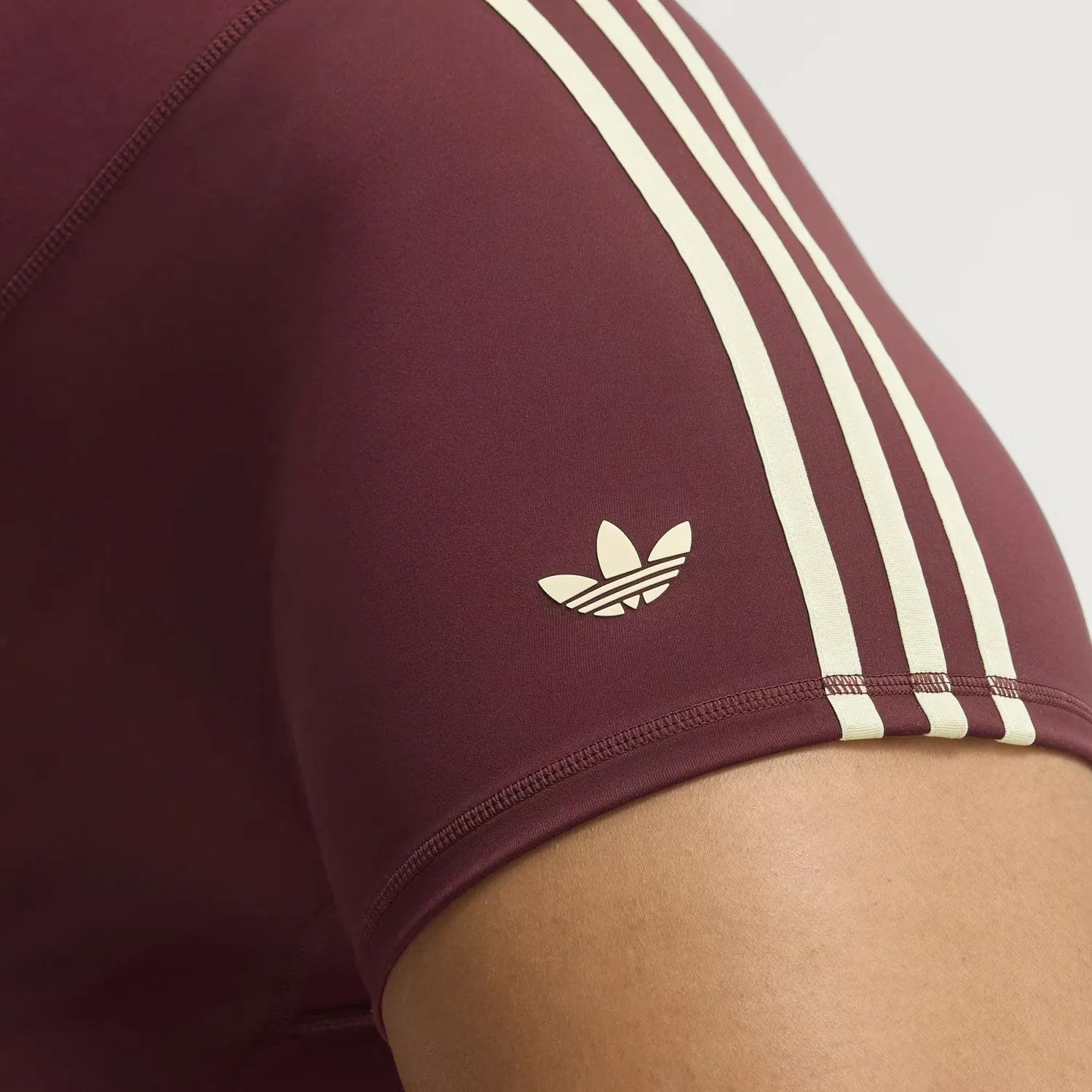 Женские короткие леггинсы с технологией CLIMACOOL Sport Superstar Adidas Originals, бордовый — фото 3