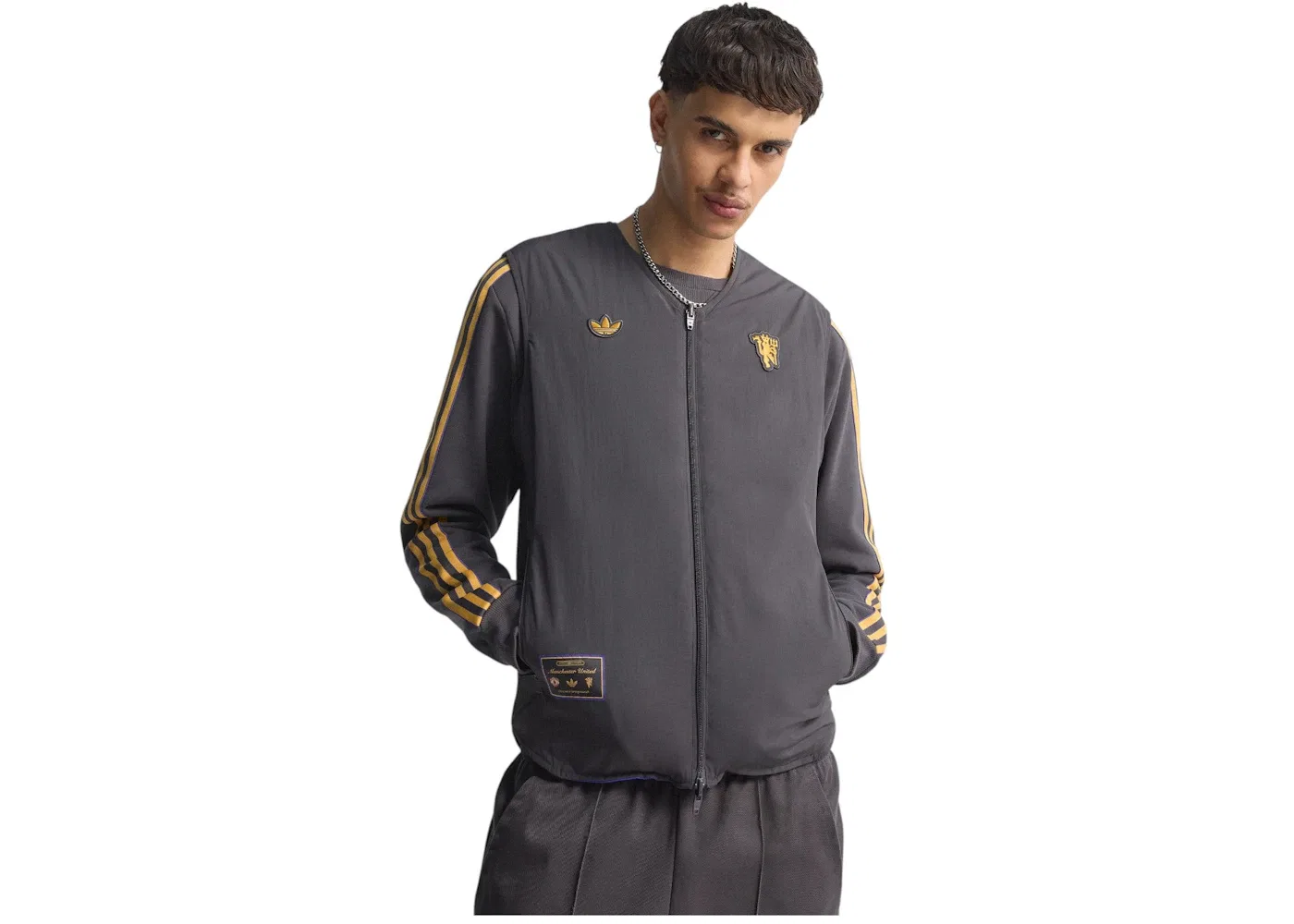 Мужской жилет с логотипом Manchester United Utility Black Semi Night Flash Adidas, цвет Manchester United Utility Black Semi Night Flash