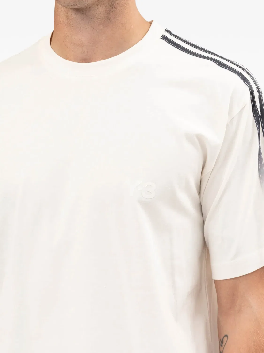 Хлопковая футболка с градиентными полосками Adidas, нейтральные — фото 2