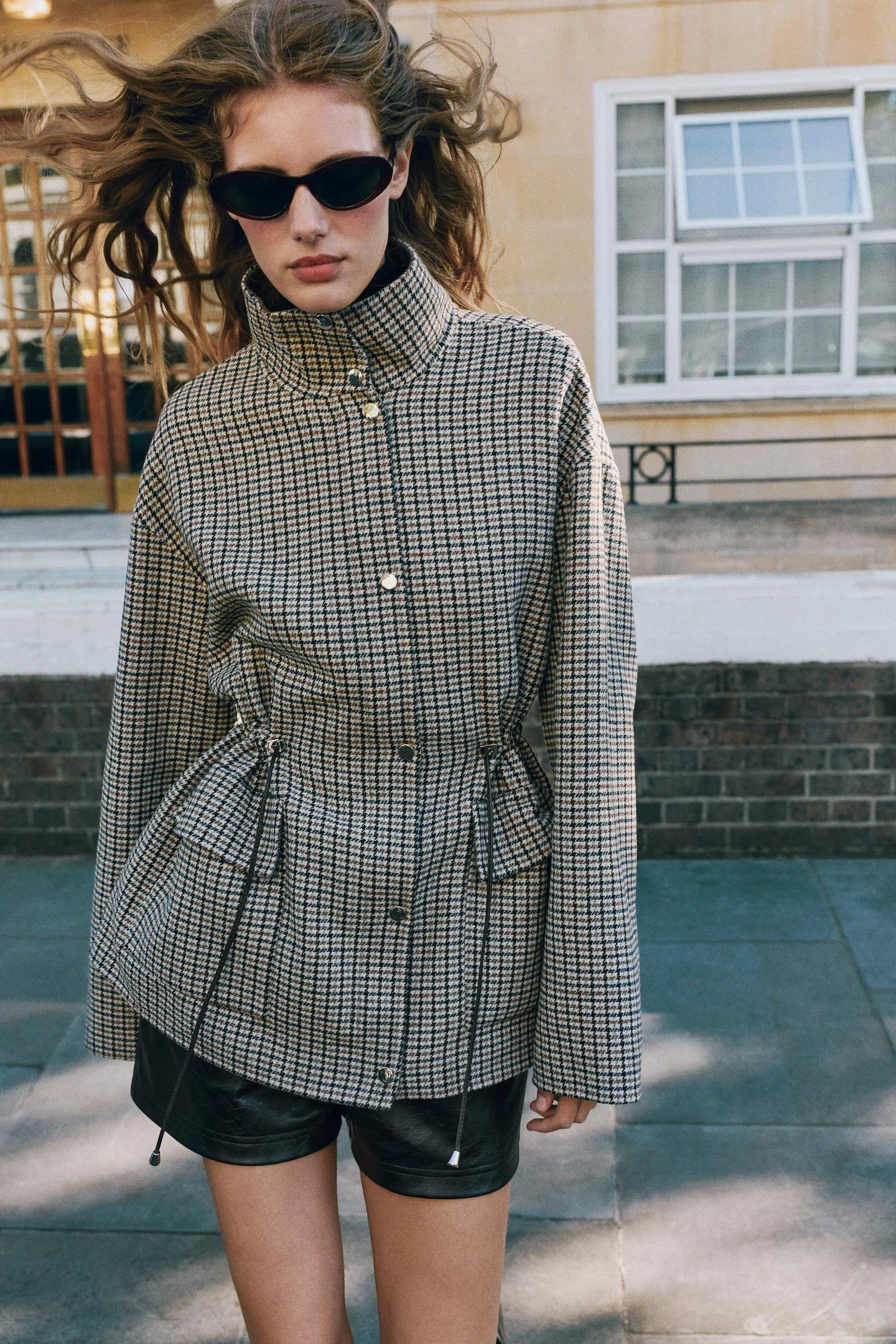 Пальто Zara из шерсти в гусиную лапку, серый