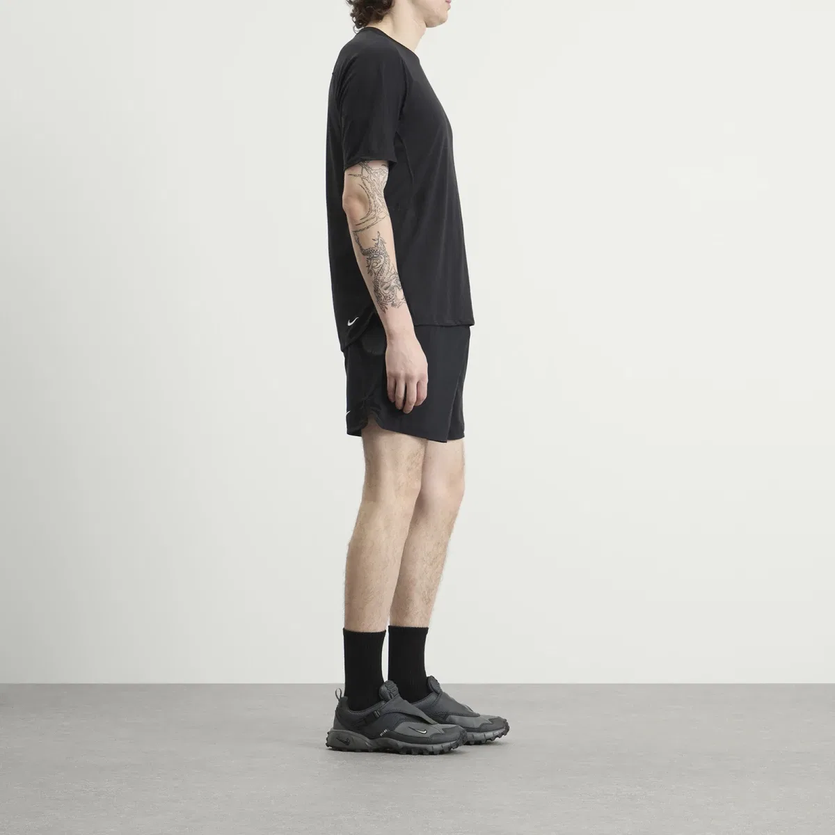 Шорты Nike ACG Second Sunrise, Black Anthracite & Summit White — фото 4