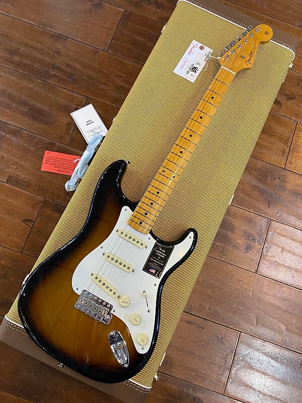 

Fender American Vintage II 1957 Stratocaster 2022 MN Sunburst #V2209333 (7 фунтов, 10,9 унций) 0110232803