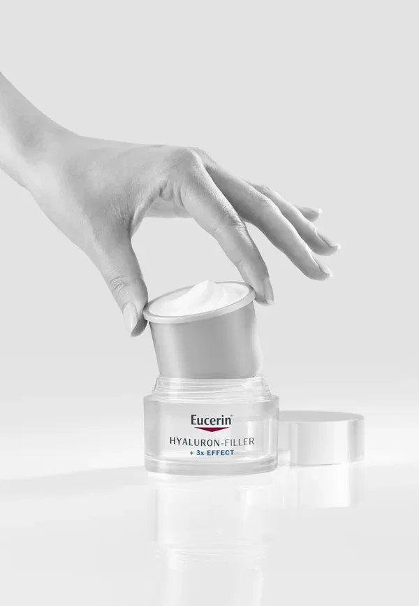 Гиалуроновый филлер + 3-кратный ночной эффект - крем для лица 50 мл Eucerin — фото 2