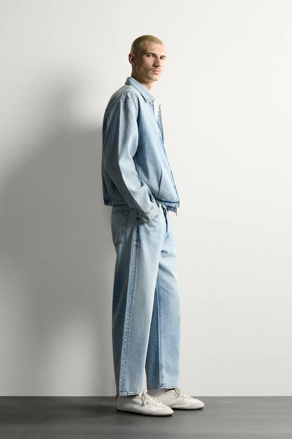 Легкие джинсы стандартного укороченного кроя ZARA, Light blue — фото 4