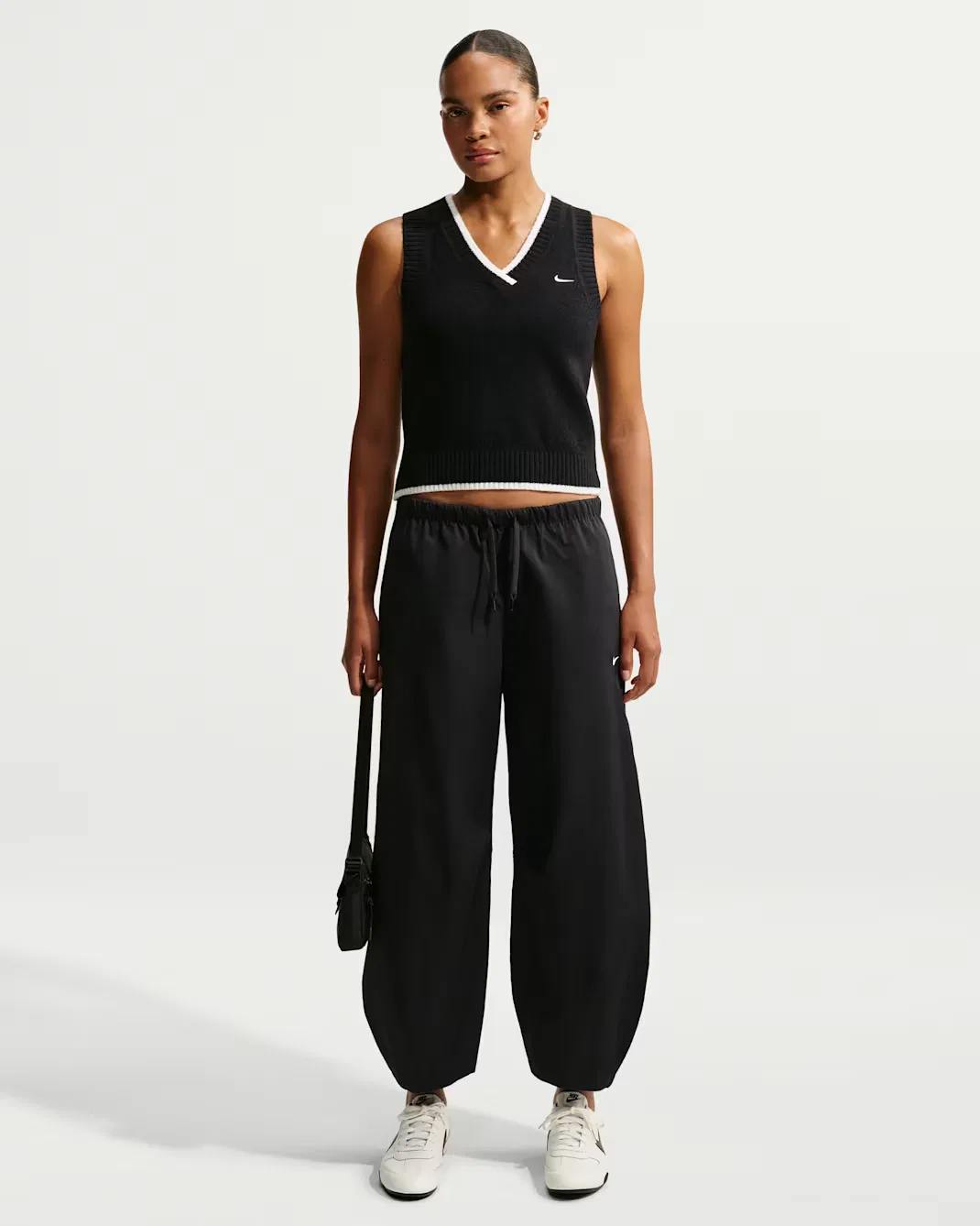 Женский свободный жилет-свитер Nike Sportswear Chill Knit, Black/White/White — фото 4